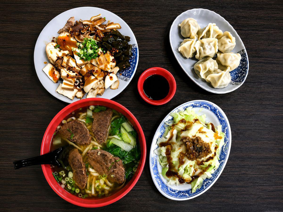 板橋大觀路牛肉麵飄香近50年 二代接手延續古早味 12小時紅燒湯頭陪伴在地三餐