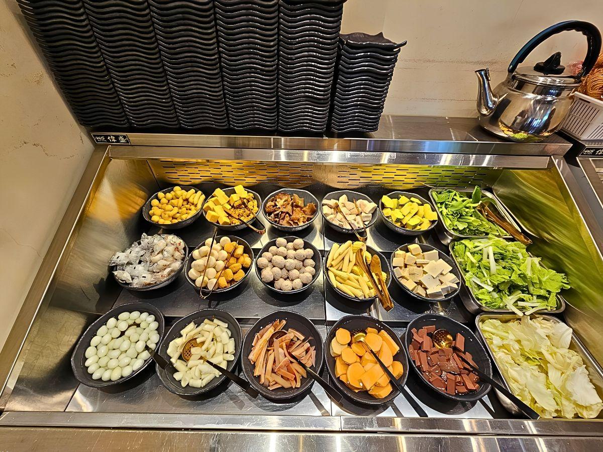 新竹高鐵火鍋聚餐亮點 在鄉間品嚐特色大骨「鼎湯」、多部位肉品組合
