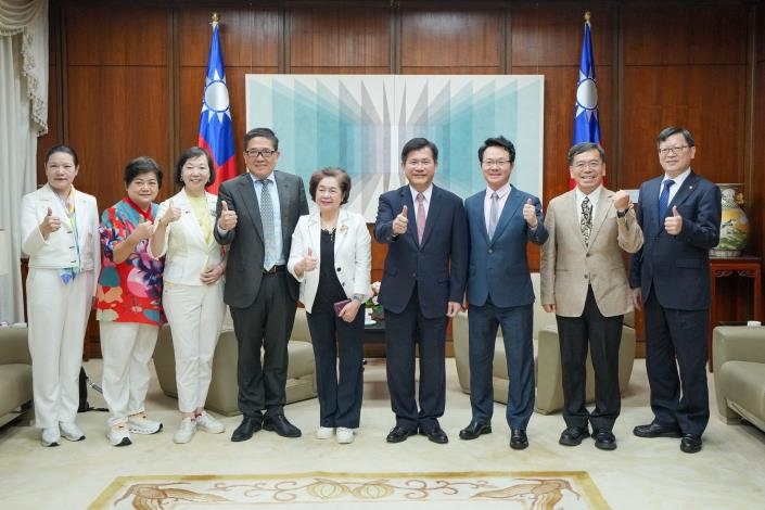外交部長林佳龍接見第34屆「亞洲台灣商會聯合總會」總會長俞秀霞
