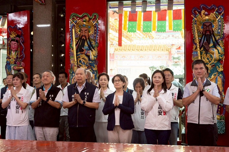 蕭美琴副總統赴苗栗天后宮參拜　祈願臺灣平安繁榮