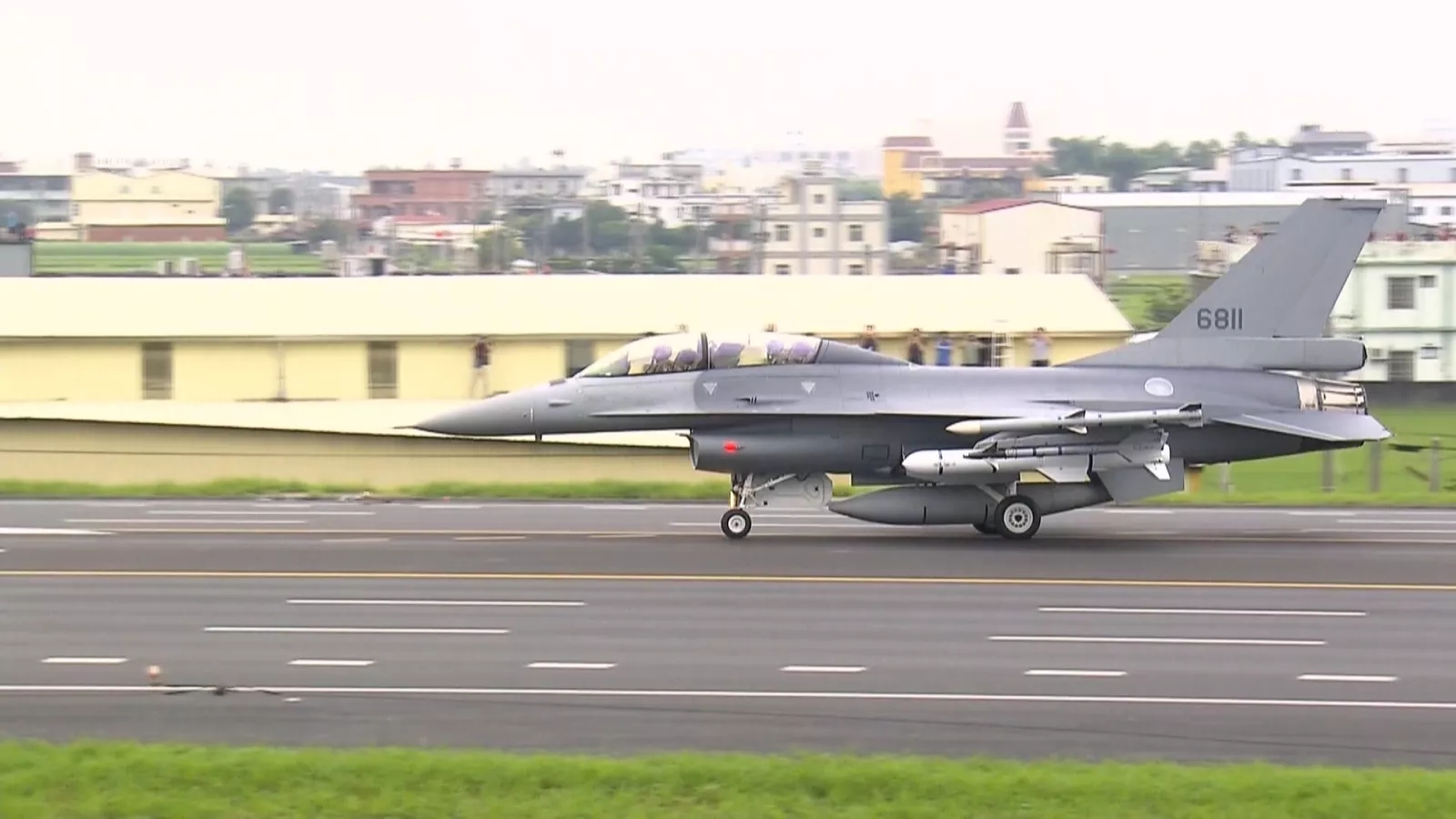 若F-16V全數交機總數達205架 結合無人機成未來空戰趨勢