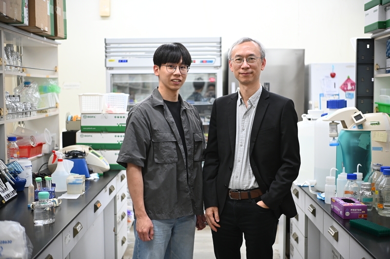 中正大學跨國研究傳出重大新突破　陳永恩教授與博士生徐伯彥成功建立精準預測特定化療藥物心臟副作用風險新機制