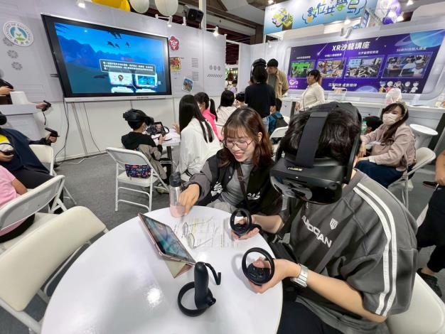 臺南市領航教師攜手學校共譜AI新樂章　VR沉浸式體驗打造有感學習成全臺亮點