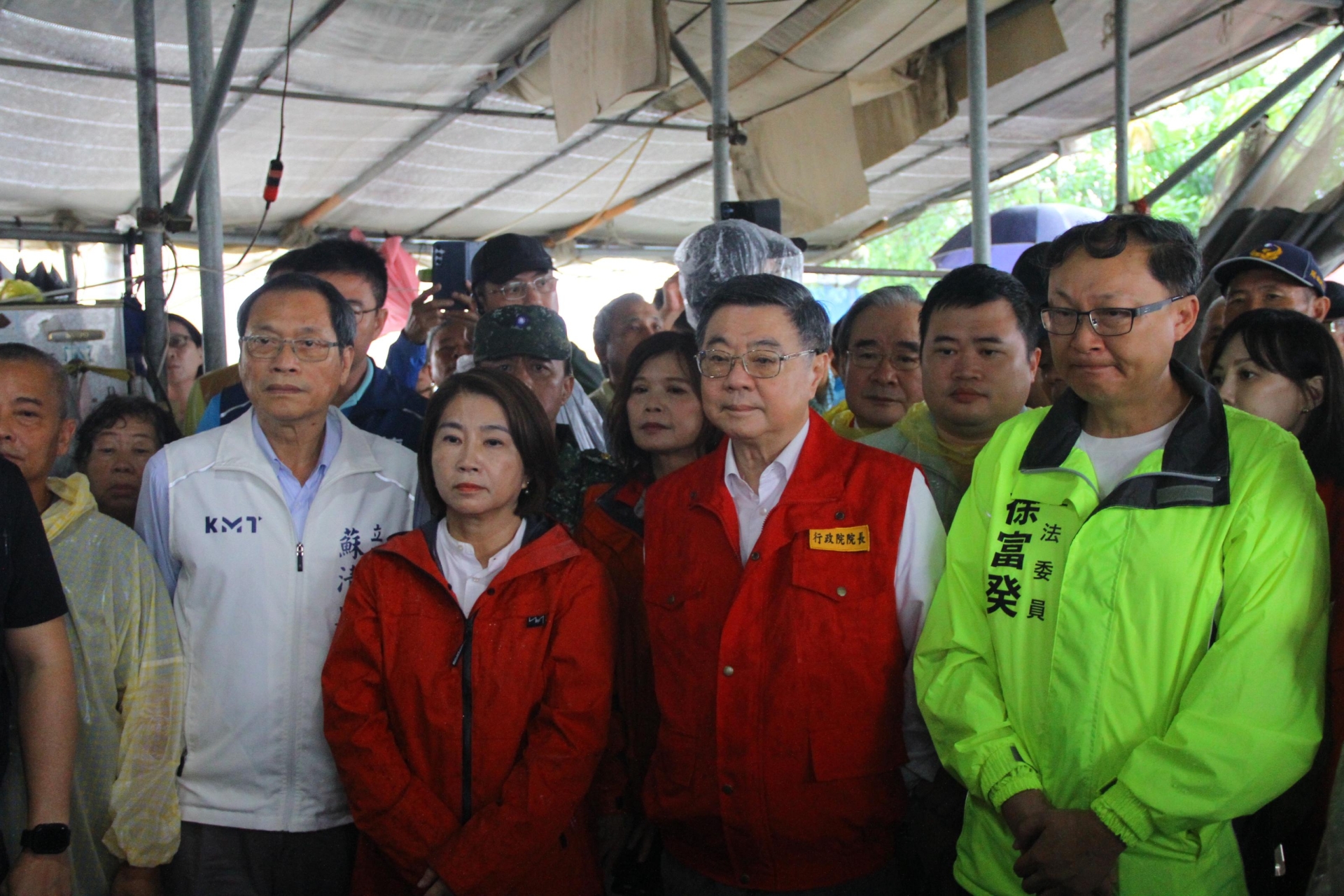 卓揆至屏東苦瓜產地關心豪雨農業災損 農業部全力協助農產業復耕復建