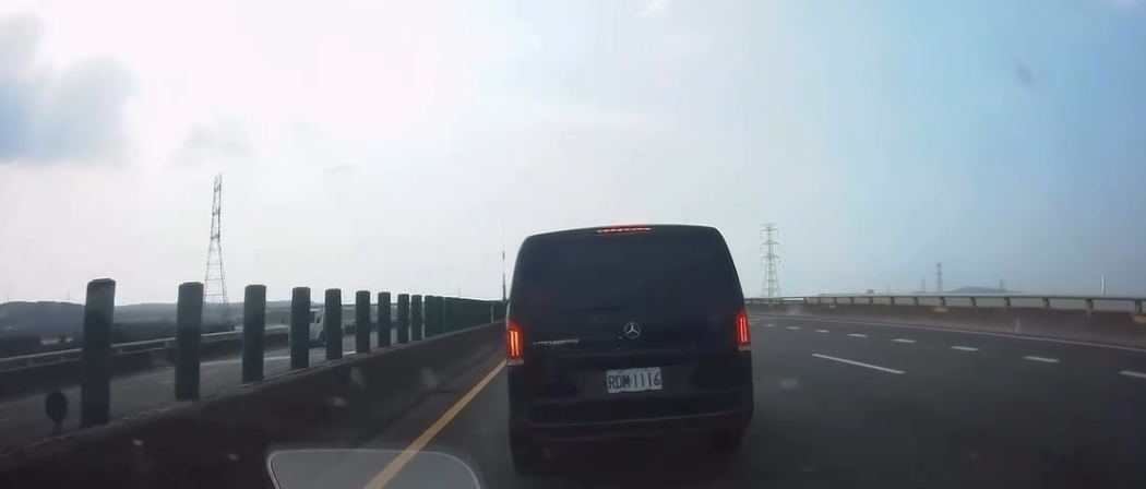 國道3號彰化快官段賓士租賃車惡意逼車 國道警受理檢舉將開罰