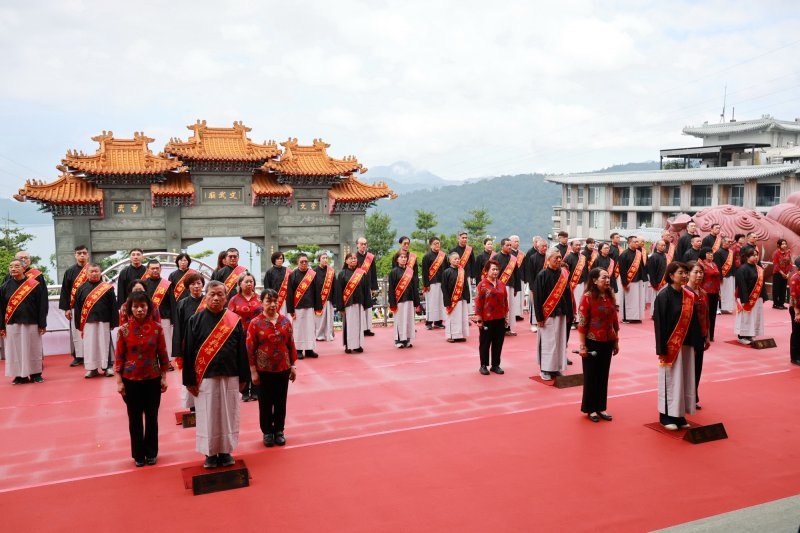 日月潭文武廟祭孔大典登場，許淑華循古禮致敬並見證公益捐贈