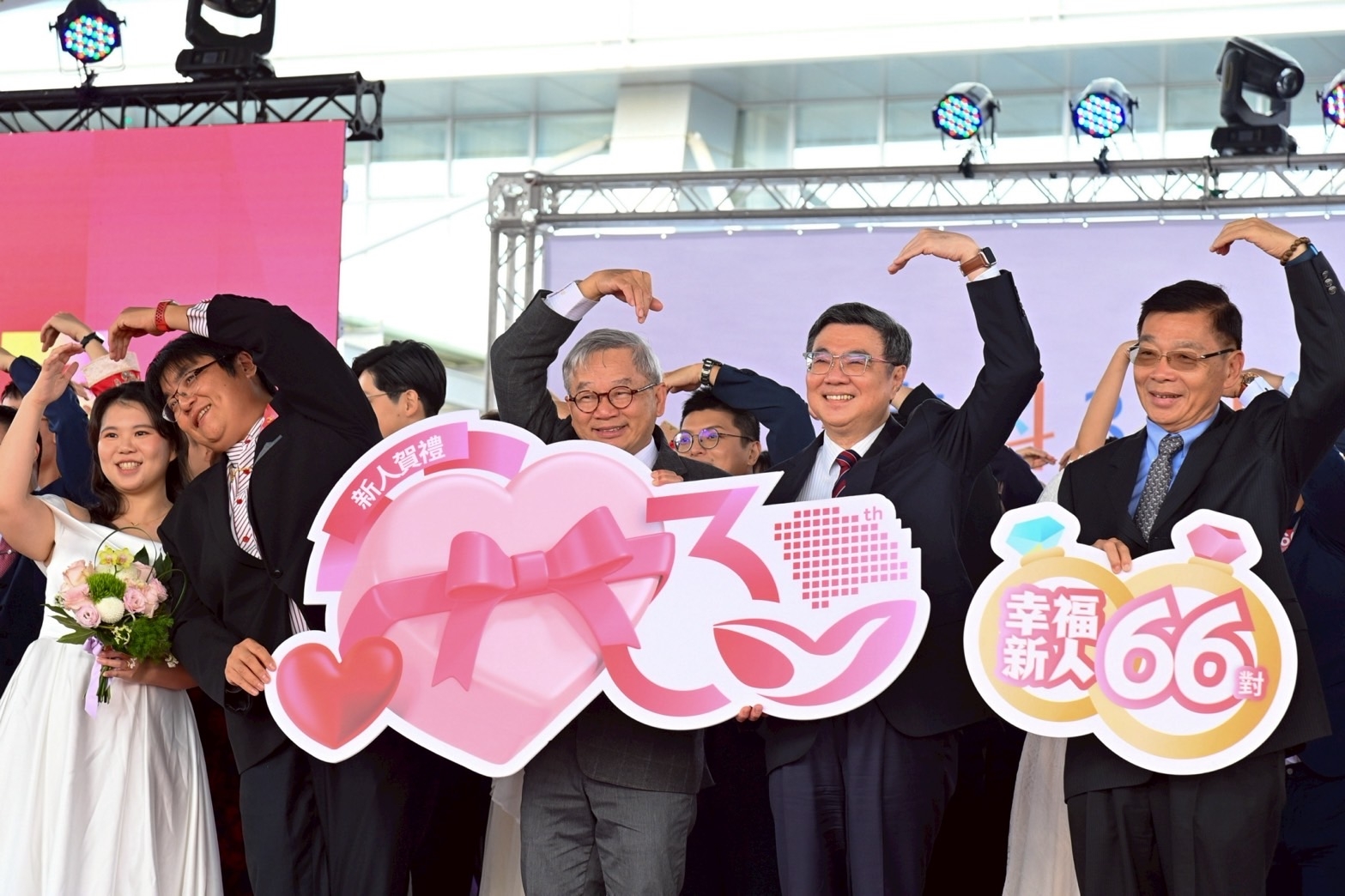 南科30周年園慶暨集團婚禮盛大舉行，行政院長卓榮泰呼籲全民共享經濟成長果實、支持敢婚願生樂養政策
