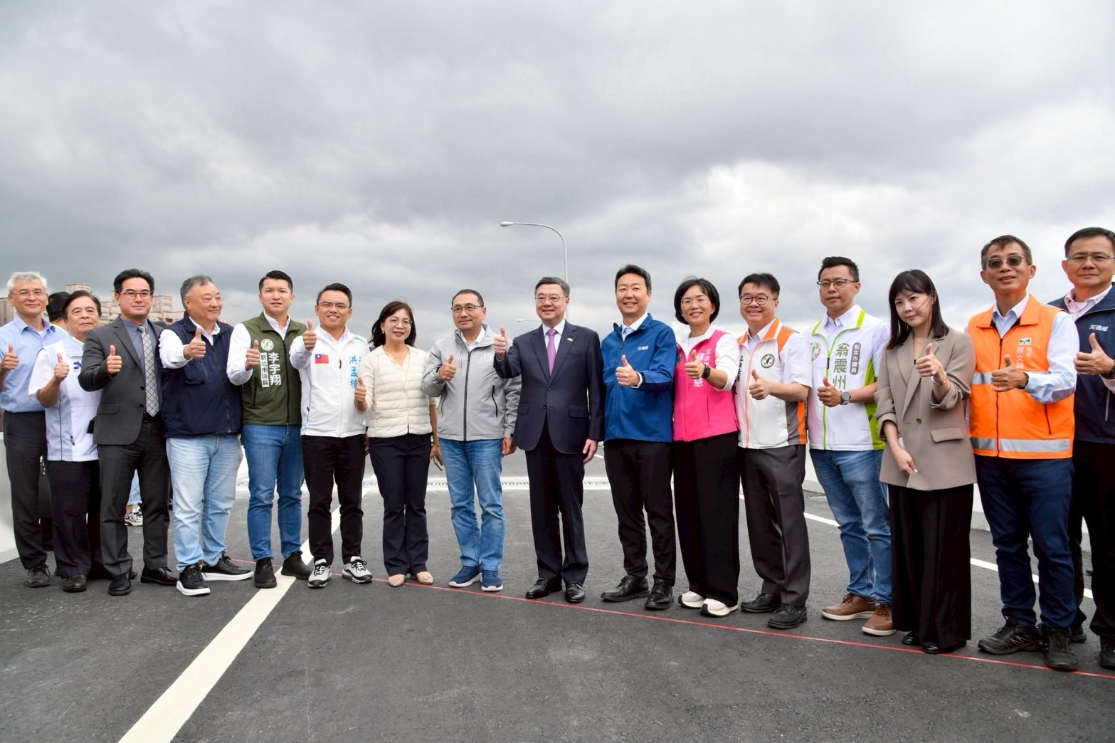 新北五股交流道改善工程提前完工，卓榮泰院長承諾全力推動交通建設打造順暢路網