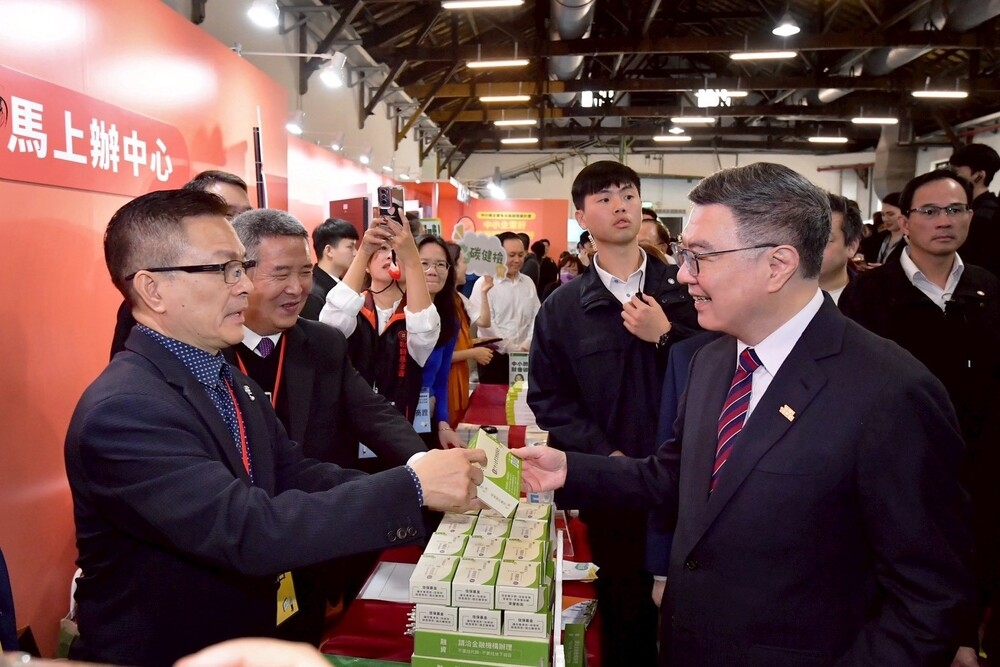 行政院長卓榮泰在中小微企業多元振興發展計畫成果發表會開幕致詞　宣示加大力道支持企業數位化與升級轉型