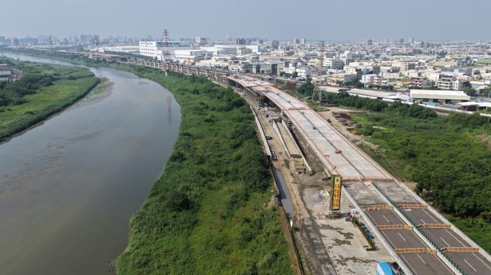 臺南市長黃偉哲表示　臺南北外環道路拚120年底全線通車完工　串聯南科與市區交通連結