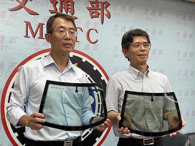 道安三箭之一正式實施！115年起隔熱紙前擋70%、側窗40% 新車優先納管一次看懂 隔熱紙怎麼貼不違法？
