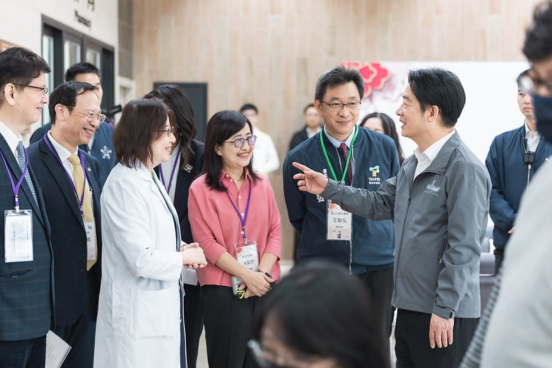 賴清德總統視察假日輕急症中心運作　肯定醫界與政府協力合作　穩定春節醫療量能守護民眾健康