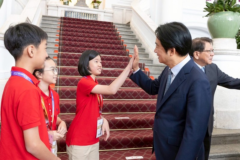 賴總統接見APICTA大賽獲獎團隊 臺灣奪10金8銀6銅刷新大會紀錄