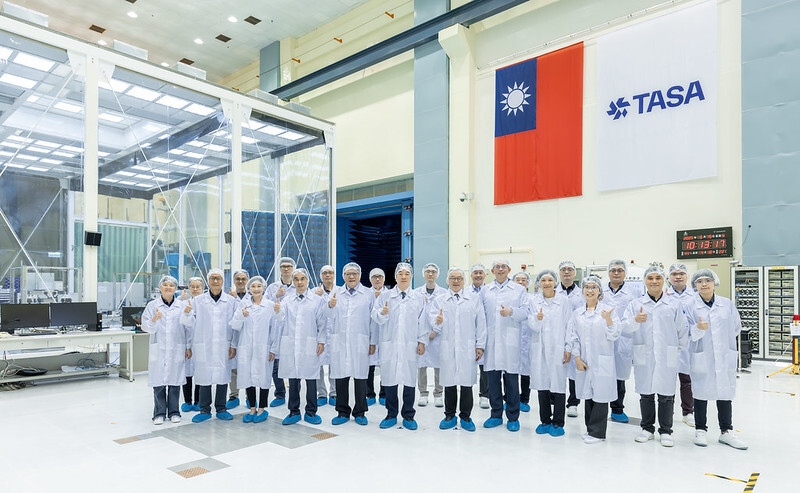 賴清德總統視察福衛八號進度　籲產學研合作備戰發射任務