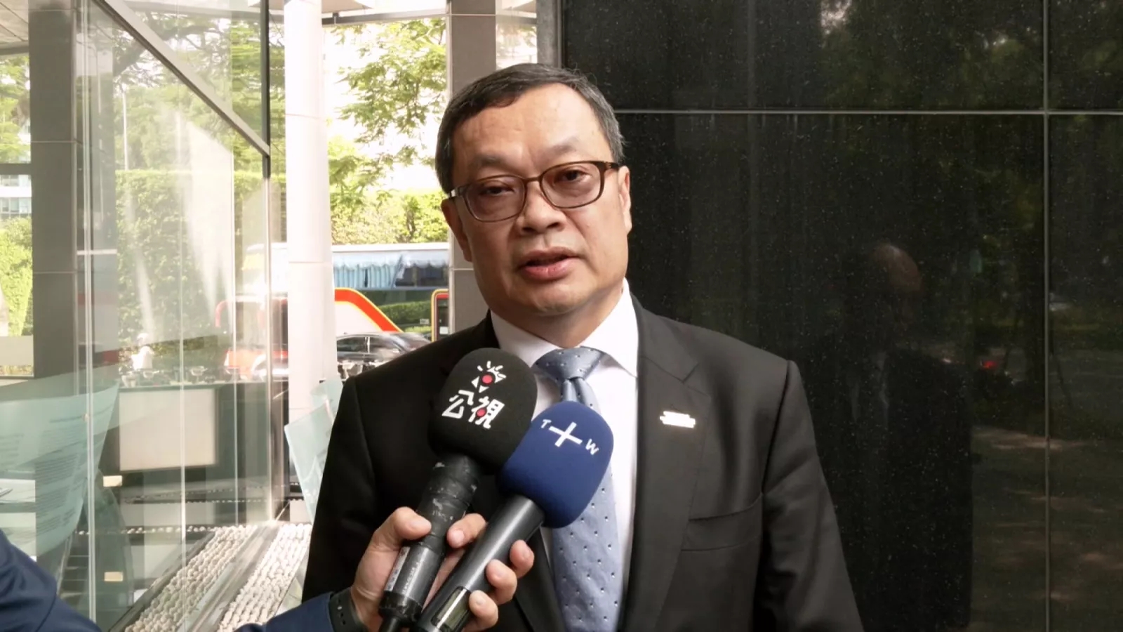 美參議員籲川普交付對台軍售案 我外交次長：尊重美方考量