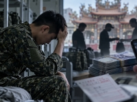 役男當詐團車手！害女噴110萬...喊「當兵薪水有限」　法院判全額賠