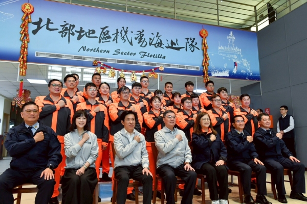 行政院長卓榮泰新春首日走訪海巡基層　慰勉同仁辛勞　全面落實挺海巡護臺灣與提升裝備資源與勤務環境
