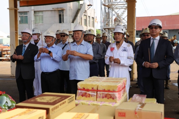 台船第二艘5000噸級高緯度遠洋巡護船舉行安龍儀式