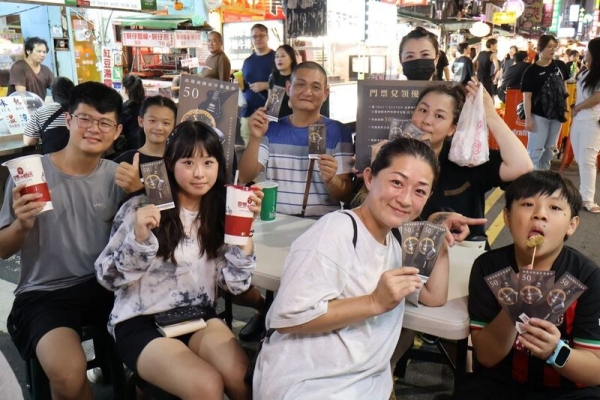 天后江蕙高雄開唱8場圓滿成功 高市府續推商圈夜市券 跨世代樂迷帶動商機