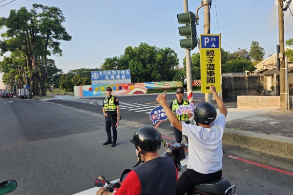 中秋連假車潮湧現 高雄鳳山警推4大交通措施防制事故