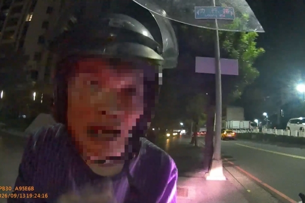 拒停車加速狂逃！高雄男一路闖紅燈　吃19張罰單23.5萬