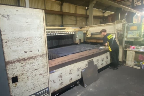 網路客製假車牌猖獗！新北破獲全臺首座假車牌地下工廠　獲利52萬元