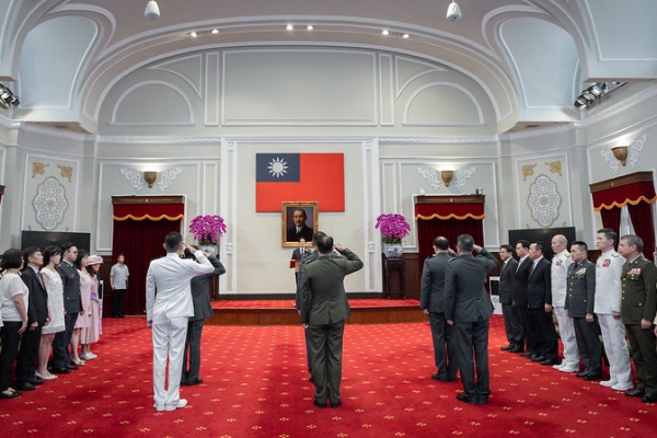賴清德總統主持將官晉任授階典禮　盼持續精進國軍實戰訓練建構可恃的國防戰力　守護國家與人民