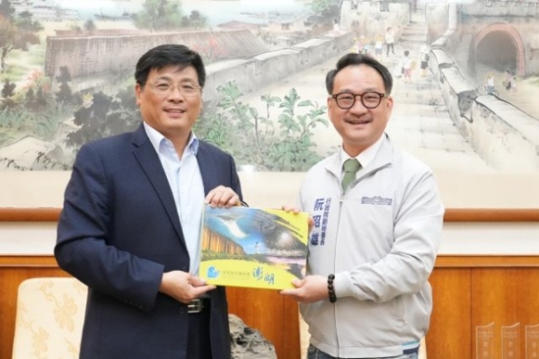 行政院副秘書長阮昭雄拜會澎湖縣府 允諾研議夜間醫療後送機制