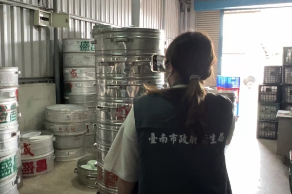 鍘美辦桌「驚喜變驚嚇」！水果盒害上吐下瀉　衛生局：立即啟動調查