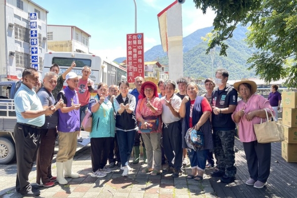 民眾黨高雄市黨部 愛心物資送桃源 籲政府完善原鄉防災體系