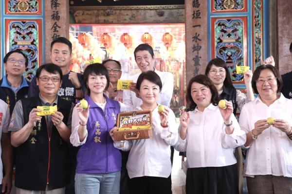 吳品叡質疑蔡易餘加碼發現金承諾 籲說明財源與長者健保補助