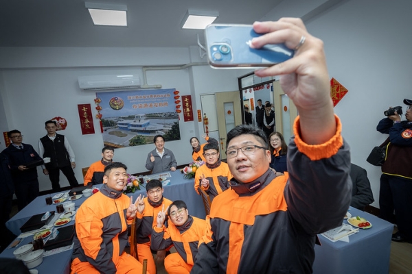 賴清德總統春節小年夜赴嘉義　關懷海巡署布袋漁港安檢所同仁　肯定海巡第一線辛勞付出、守護國家安全