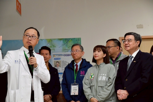 行政院長卓榮泰視察大園敏盛醫院　肯定假日輕急症中心計畫落實、紓解春節醫療量守護國人健康