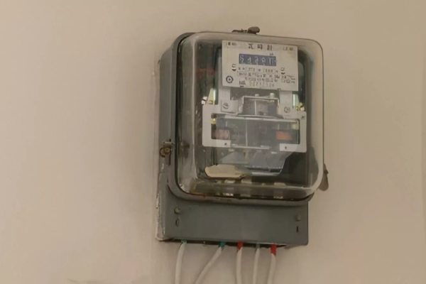 台電稱抄表員抄錯送更正帳單 民眾電費突增數百度電