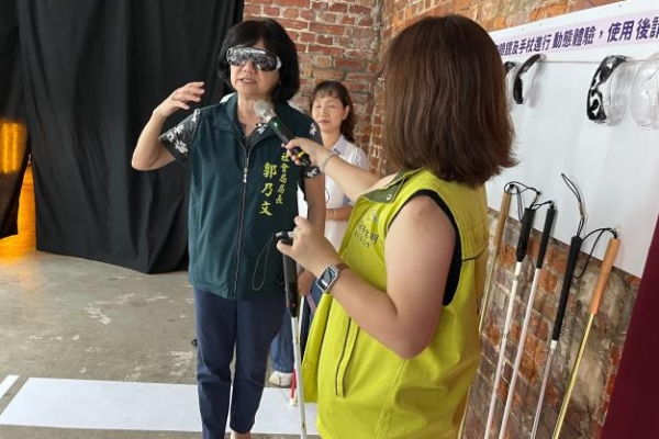 2025國際身心障礙者日首場活動「微光之境 視障權能群像展」開展 臺南市長黃偉哲呼籲打造身障者文化平權