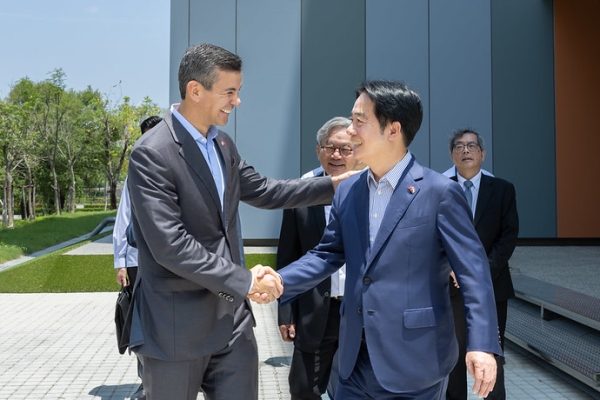 賴清德總統偕巴拉圭總統貝尼亞參訪南部科學園區　聚焦AI與半導體發展