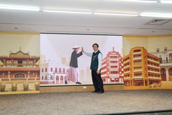 六都首創　臺南市長黃偉哲打造AI文化內容生成平台　匯聚萬張老照片訓練專屬模型　強化文化內容生成品質