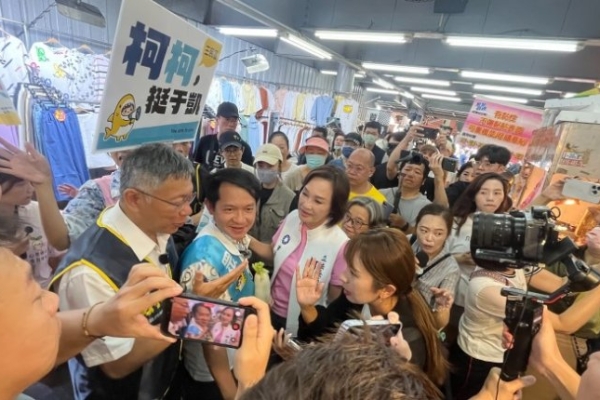 林于凱陽明市場掃街  提育兒、長照、居住與無障礙環境政策