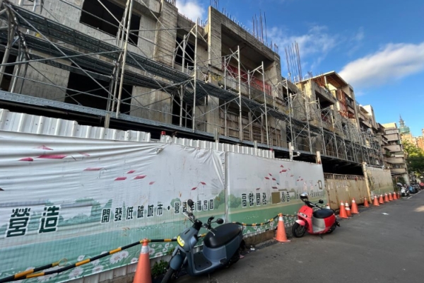 建商集體倒閉潮成形？臺灣中小型建商5間熄燈　房市低迷擠壓財務壓力　法拍案與爛尾樓風險浮現