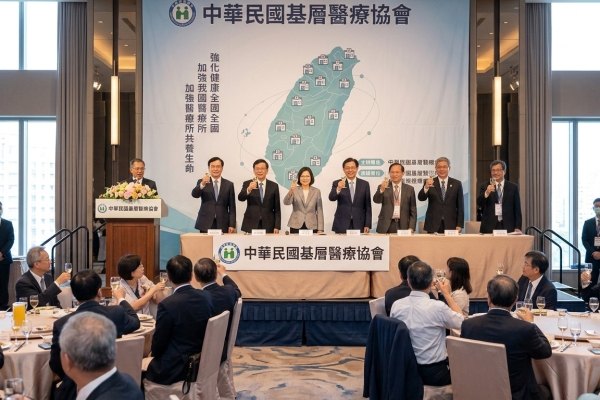 出席基層醫療協會餐會 卓揆期盼中央地方攜手強化基層醫療、共同落實「健康台灣」政策