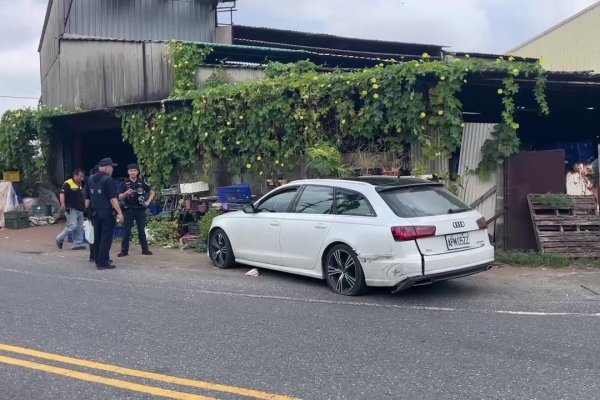 台南21歲奧迪男拒檢！衝撞警車...警開14槍　車上查獲毒品