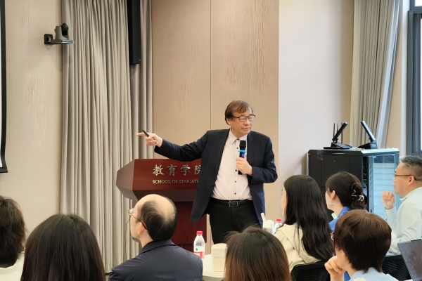 數位學習先驅陳德懷教授：教育家人物典範分享AI時代學習秘訣，巨量閱讀打造關鍵能力