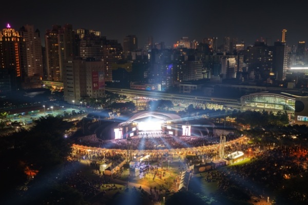 2025搖滾臺中熱力落幕！兩日逾18萬人潮齊聚文心森林公園，新聞局長欒治誼：秋日最強音浪席捲臺中全城