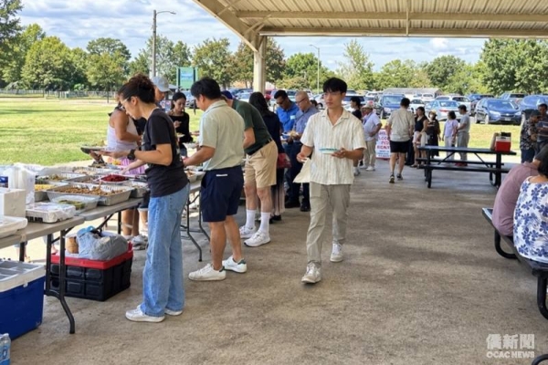 北卡夏樂市僑團舉辦湖畔中秋聚會 結合食物募捐回饋在地社區