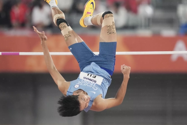傅兆玄跳高2尺25奪金 寫台灣男子田徑60年新紀錄