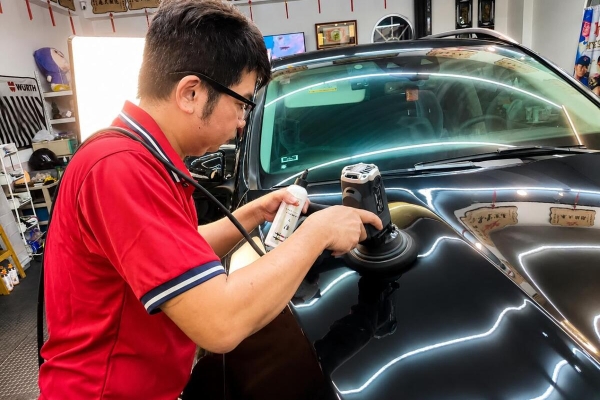 台南汽車美容職人從漆面到內裝一手包辦 新化車體鍍膜一站式提升車況外觀內裡都閃亮