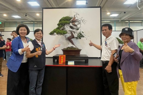 方寸之間見山林    苗栗縣盆景藝術展頭份登場 　60件作品10/1起連展5天