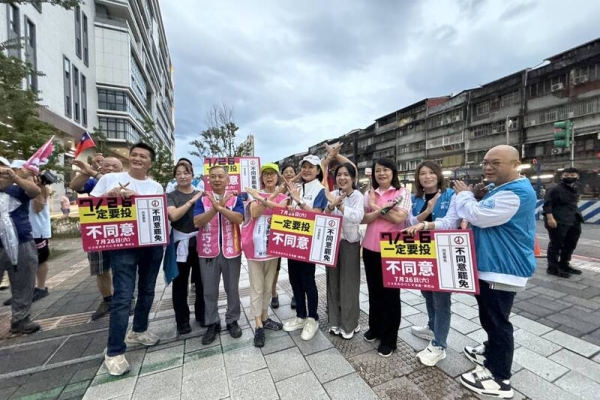 柯志恩率KMT高雄隊北上助陣徐巧芯