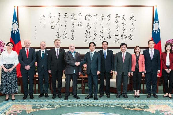 賴清德總統會晤波蘭前總統華勒沙　指出臺灣發揮良善力量成為全球民主韌性關鍵貢獻者