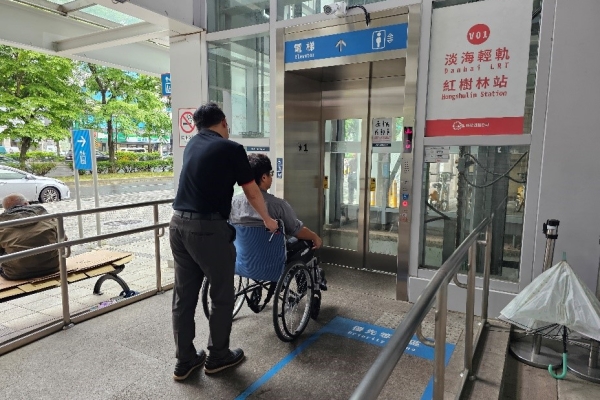 智慧新革命！新北捷運AI派梯正式上線 提升行動便民與安全 全面照顧輪椅族與親子族群